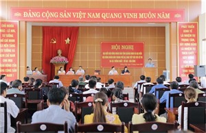 Đồng chí Vũ Văn Diện, Ủy viên BTV Tỉnh ủy, Bí thư Thành ủy, đại biểu HĐND Tỉnh tiếp xúc cử tri 3 xã: Thống Nhất, Vũ Oai, Hòa Bình