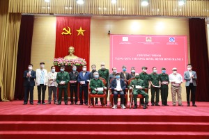 Quỹ Thiện Tâm – Tập đoàn VinGroup tặng quà cho thương binh, bệnh binh hạng I