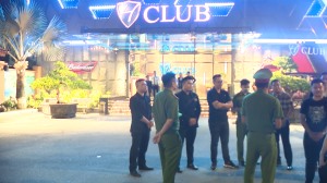 Công an TP. Hạ Long kiểm tra đột xuất các cơ sở kinh doanh karaoke, vũ trường.
