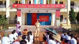 Tuyên truyền ATGT và kỹ năng phòng chống tai nạn đuối nước cho học sinh