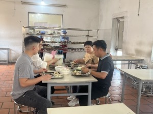 Nâng cao chất lượng bữa ăn ca cho người lao động