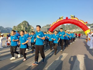 Trên 2000 đoàn viên, thanh niên tham gia giải chạy kỷ niệm Ngày truyền thống ngành Than