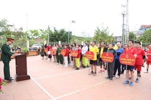 Hội Cựu chiến binh phường Hoành Bồ giao lưu dân vũ, bóng chuyền hơi