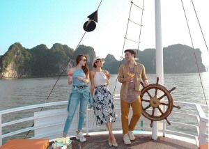 Khám phá vẻ đẹp của kỳ quan thiên nhiên thế giới Vịnh Hạ Long 
