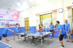 Phường Hồng Hà tổ chức giải bóng bàn đồng đội