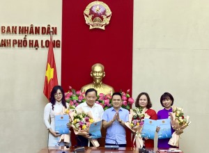 Trao quyết định điều động, bổ nhiệm hiệu trưởng một số trường học trên địa bàn