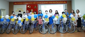 Chương trình trao học bổng “An sinh giáo dục - xe đạp đến trường”