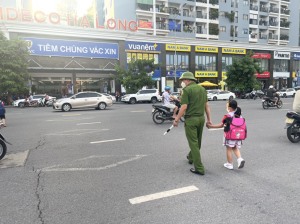 Đảm bảo an toàn giao thông khu vực cổng trường học