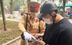 Tiện lợi nộp phạt vi phạm giao thông qua dịch vụ công