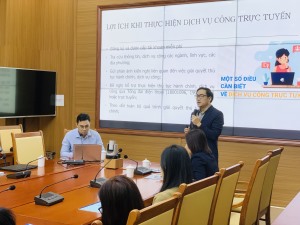 Tập huấn, tuyên truyền nâng cao nhận thức về tính pháp lý, lợi ích của việc sử dụng kết quả giải quyết TTHC bản điện tử năm 2023