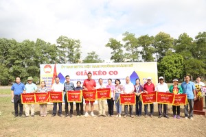 Phường Hoành Bồ: Giải kéo co Kỷ niệm 93 năm Ngày thành lập Mặt trận Dân tộc thống nhất Việt Nam (18/11/1930 – 18/11/2023)