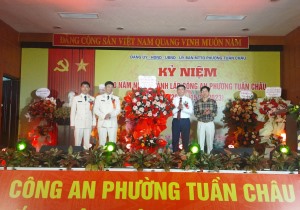 Gặp mặt kỷ niệm 20 năm thành lập Công an phường Tuần Châu