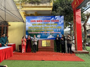 Phường Hà Phong gắn biển công trình chào mừng 30 năm thành lập TP
