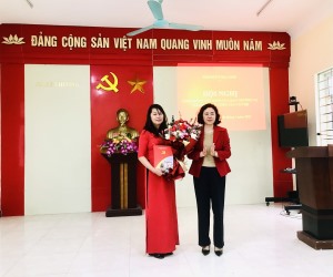 Trao Quyết định về công tác cán bộ tại xã Kỳ Thượng