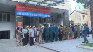 Phường Hồng Gai ra quân tổng dọn VSMT