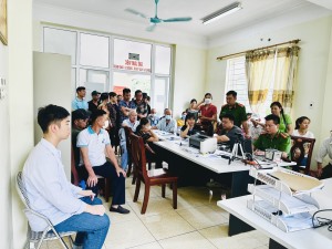 Thành phố Hạ Long: Tăng cường cao điểm về cấp tài khoản định danh điện tử cho công dân trên địa bàn