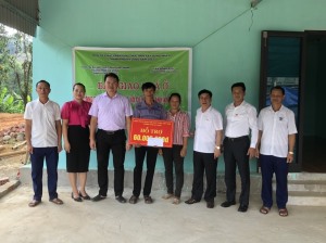 Bàn giao nhà ở cho hộ có hoàn cảnh khó khăn xã Đồng Sơn