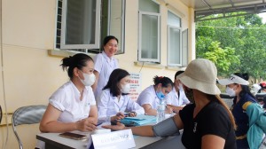 Xã Thống Nhất phối hợp với Bệnh viện sản nhi tỉnh Quảng Ninh tổ chức khám chữa bệnh lưu động cho Nhân dân