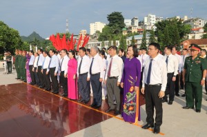 Đoàn đại biểu Tỉnh và Thành phố dâng hương tưởng niệm các Anh hùng Liệt sỹ nhân ngày Quốc khánh 2/9