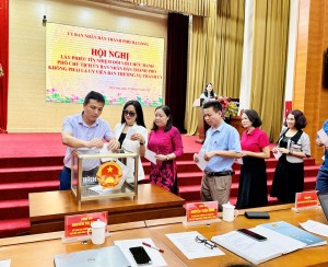 Lấy phiếu tín nhiệm đối với chức danh PCT UBND Thành phố