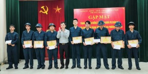 Phường Hà Khánh gặp mặt, tặng quà tân binh chuẩn bị lên đường nhập ngũ