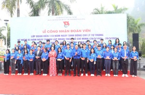 Lễ kết nạp đoàn viên Lớp đoàn viên kỷ niệm 110 năm ngày sinh đồng chí Lý Tự Trọng