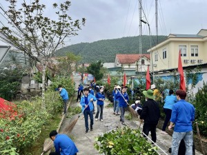 Đoàn Thanh niên xã Dân Chủ: Phát huy vai trò của thanh niên tham gia xây dựng Nông thôn mới.