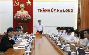 TT Thành uỷ giao ban với các cơ quan chuyên trách, tham mưu giúp việc Thành uỷ, Khối MTTQ và các tổ chức chính trị xã hội