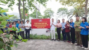 Phường Hùng Thắng, Bãi Cháy phối hợp tổ chức phát động, ra quân don vệ sinh môi trường trên địa bàn.