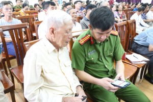 Phường Cao Xanh triển khai lấy ý kiến Nhân dân về dự thảo sửa đổi Hiến pháp năm 2013